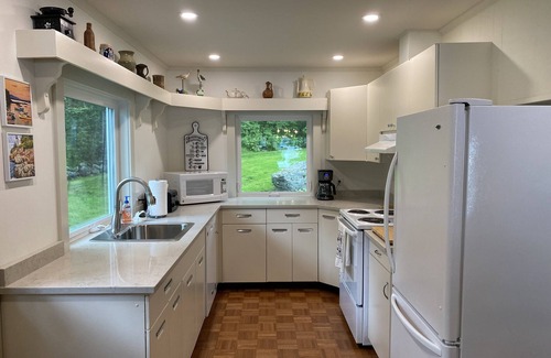 Trenton Cottage | Oceanfront Retreat: SeaScape-Trenton Near Acadia Nat'l Park