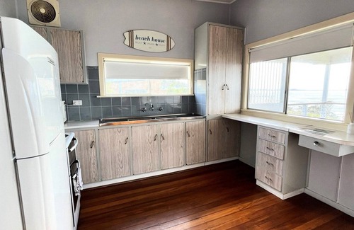 Minnie Water Apartment | Cozy Seascape Upstairs: Family-Friendly Retreat in Minnie Water