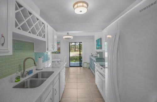 Miramar Beach House | Seascape Villa - 33B: Family-Friendly Stay with Pool Access