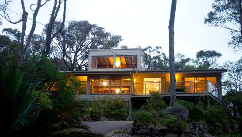 Rosedale House | Pet-Friendly Retreat: Seascapes at Rosedale Awaits You