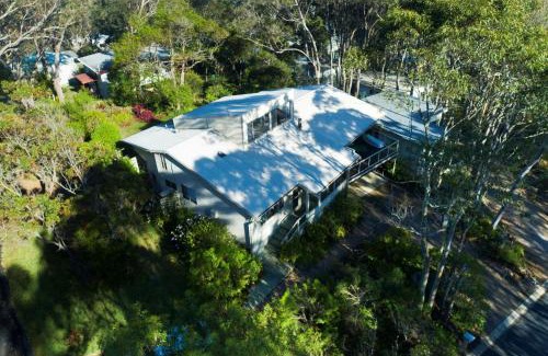 Rosedale House | Pet-Friendly Retreat: Seascapes at Rosedale Awaits You