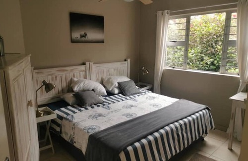 Umkomaas Bed & Breakfast | Cozy Seascapes Cottage with Pool & Family-Friendly Amenities