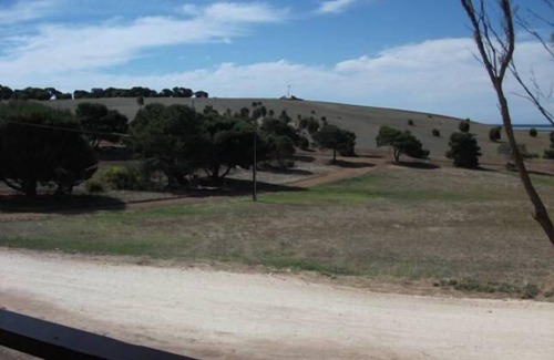 Kingscote House | Unforgettable Views at SeaSee Holiday House - Top Rated Stay