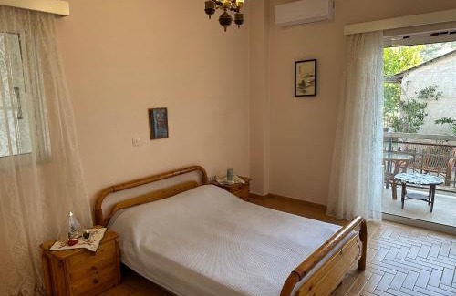 Xylokastro-Evrostina Apartment | Seashell Home: Pet-Friendly Retreat with Private Beach