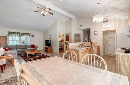 Rockport House | Relaxing Seashell Memories Home with Pool and Kitchen