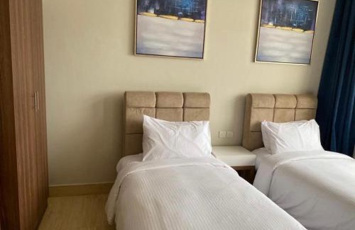 Dhahran Ski Chalet | Experience SeaShell Villa: Perfect Family Getaway with Beach
