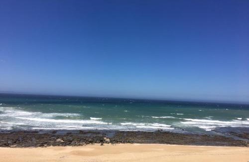 Jeffreys Bay Apartment | Seashells Holiday Apartments: Oceanfront Retreat with Views