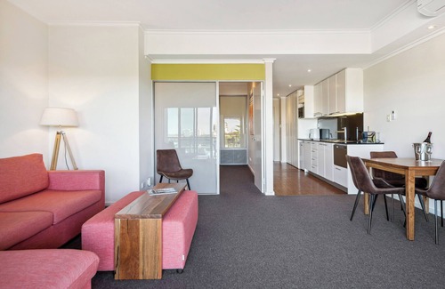 Mandurah Apartment | Relax at Seashells Mandurah: 4-Star Ocean View Retreat