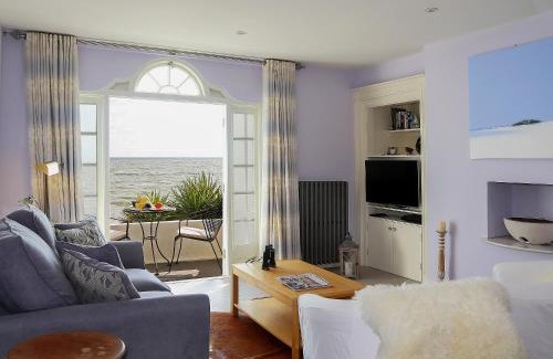 Sandgate House | Pet-Friendly Seashore Apartment: Rated 8.6 by Guests