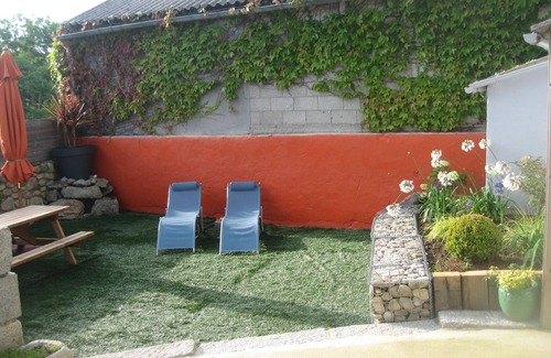 Plouneour-Brignogan-Plages Cottage | Oceanfront Gite bord de mer in Brignogan-Plages, 10/10!