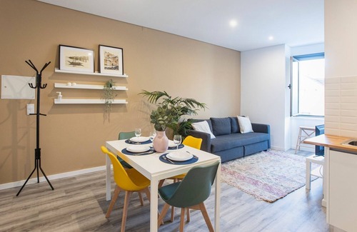 Leixões Apartment | Seaside 1BR Flat with AC in Matosinhos - Family Friendly Stay