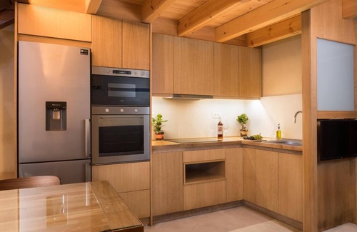 Koum Kapi House | Cozy Seaside Maisonette with Jacuzzi and Ocean Views