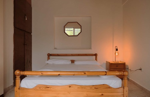 Nea Makri Resort | Seaside 5 Bedroom Villa with Restaurant & Family-Friendly Amenities