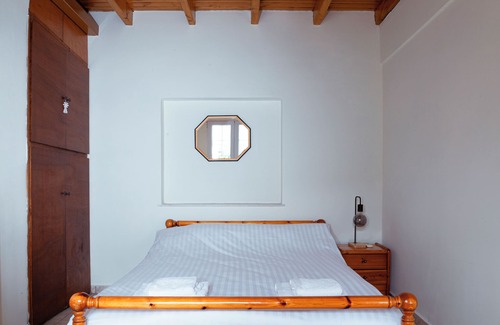 Nea Makri Resort | Seaside 5 Bedroom Villa with Restaurant & Family-Friendly Amenities