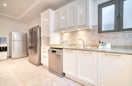 Palm Jumeirah Villa | Elegant 5BR Villa with Beach Access on Palm Jumeirah
