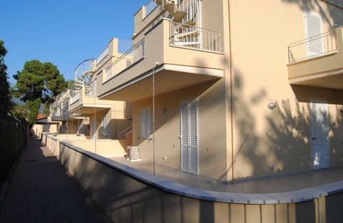 Marina di Massa Apartment | Beautiful Seaside Apartment in Tuscany with Pool Access