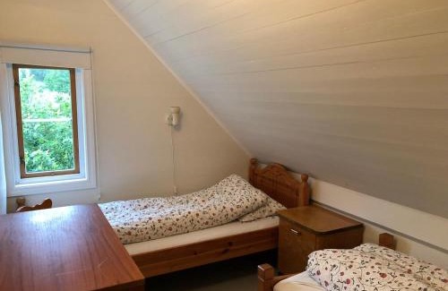 Vagsoy Apartment | Seaside apartment in farmhouse close to nature