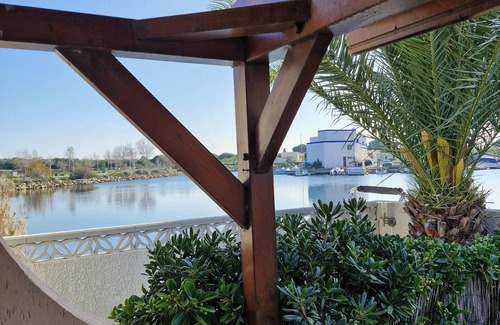 Le Barcares Apartment | Seaside apartment with pool and sea lake view