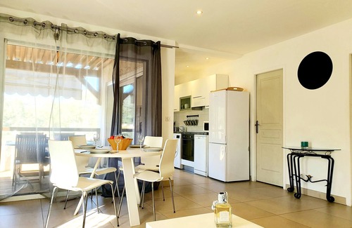 Galeria Apartment | Inviting Seaside Apartment with Heated Pool & Ocean Views