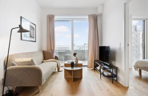 Aarhus C Apartment | Scenic Seaside Apartment with Enchanting Balcony Views