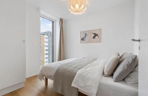 Aarhus C Apartment | Scenic Seaside Apartment with Enchanting Balcony Views