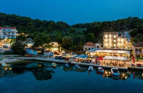 Pomena Apartment | Relaxing Seaside Apartments with Pool in Pomena, Mljet
