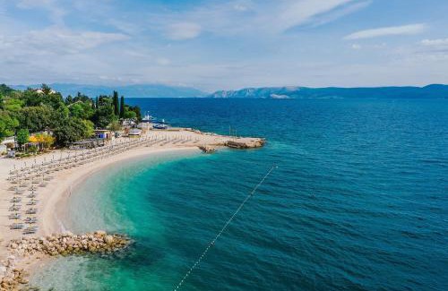 Selce Apartment | Relaxing Seaside Apartments with Pool in Selce, Crikvenica