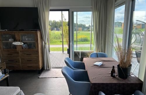 Suesel Ski Chalet | Cozy Seaside Beach House Chalet - Perfect for Families & Pets