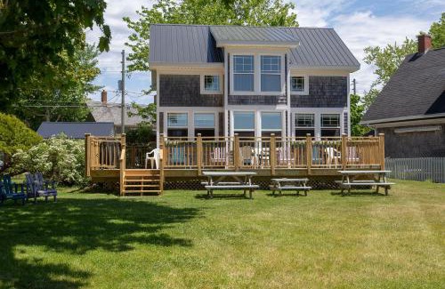 St. Andrews House | Oceanfront Seaside Beach Resort with Private Beach Access