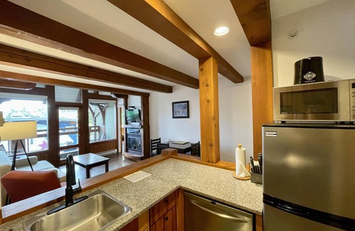 Ucluelet Condo | Oceanfront Seaside Retreat with Family-Friendly Amenities