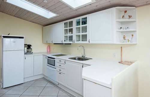 Bjert House | Cozy Holiday Home for 4 in Bjert with Ocean View