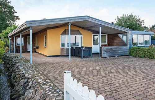 Bjert House | Cozy Holiday Home for 4 in Bjert with Ocean View
