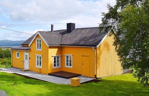 Hamaroy House | Family-Friendly 5-Person Holiday Home in Skutvik