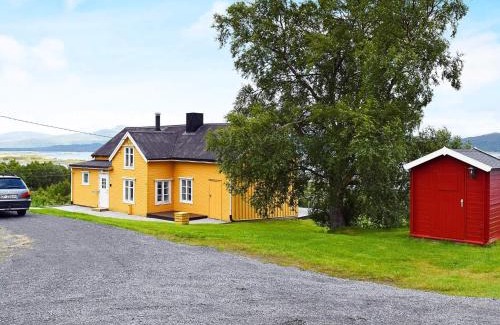 Hamaroy House | Family-Friendly 5-Person Holiday Home in Skutvik
