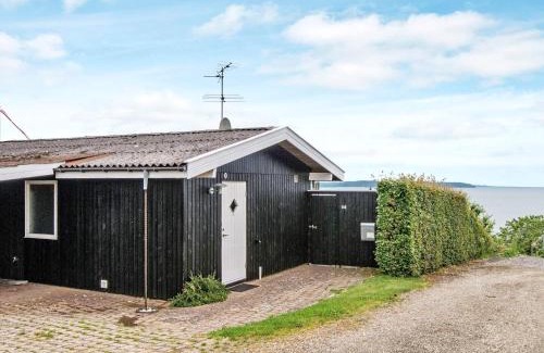 Hvidbjerg Strand House | Cozy 4-Person Holiday Home in B rkop, Pet Friendly Stay