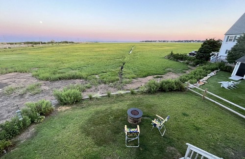 Green Harbor-Cedar Crest House | Seaside Coastal Escape with Oceanfront Views and Spa Access