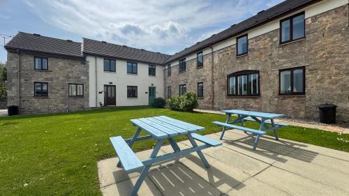 Llanddulas House | Family-Friendly Seaside Cottage at Bron-Y-Wendon Park