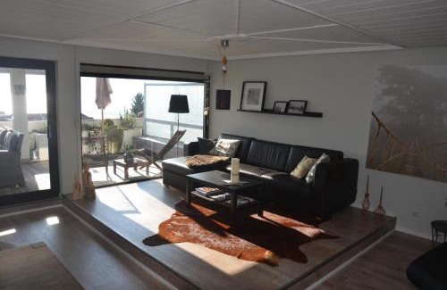 Sipplingen Apartment | Beachside Retreat: 4-Star Family-Friendly Accommodation