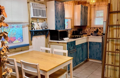 Candler Cottage | Cozy Cottage Retreat at Coco Ranch - Guest Rated 10/10