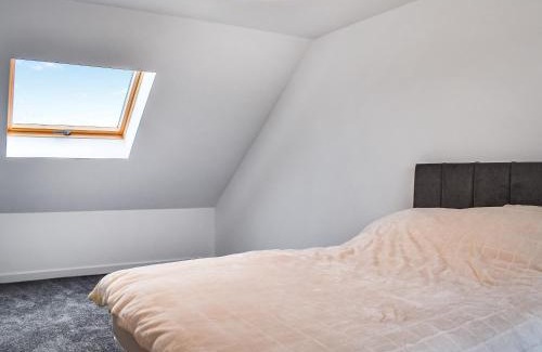 Amble House | Pet-Friendly Seaside Escape for Families and Adventurers