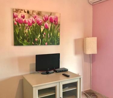 Ormos Panagias House | Oceanfront Seaside Escape with Pet-Friendly Amenities