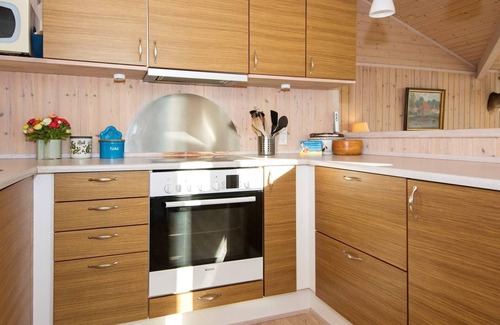 Knebel House | Inviting 6-Person Holiday Home in Knebel with Great Amenities
