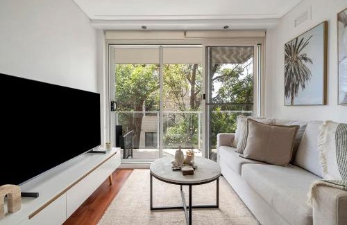 Dee Why Apartment | Coastal Retreat with BBQ Balcony and Ocean Views