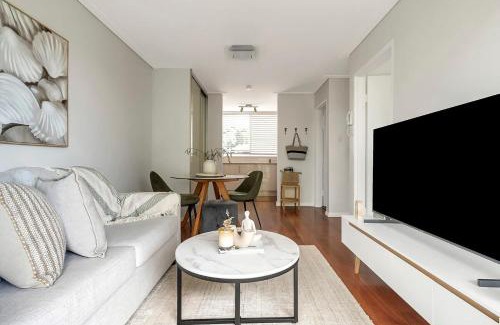 Dee Why Apartment | Coastal Retreat with BBQ Balcony and Ocean Views