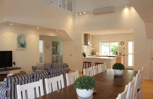 Brownlow Ki House | Beautiful Seaside Garden Cottages: Guest Rated 9.8/10