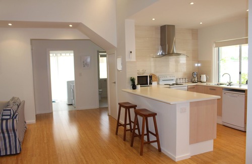 Brownlow Ki House | Beautiful Seaside Garden Cottages: Guest Rated 9.8/10