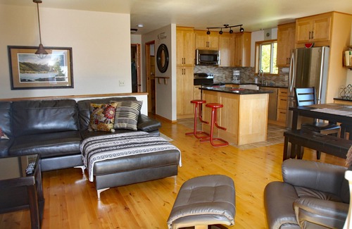 Ketchikan House | Ocean View Retreat: Seaside Garden House by the Marina