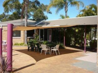 Wamberal Resort | Relaxing Seaside Garden Retreat with Pool and Pet-Friendly Stay