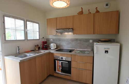 Saint-Pair-sur-Mer Cottage | Inviting Gite Saint-Pair-sur-Mer with Pool and Spa
