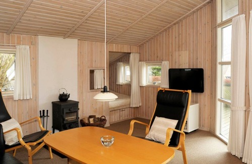 Bjert House | Family-Friendly 6-Person Holiday Home with Ocean View